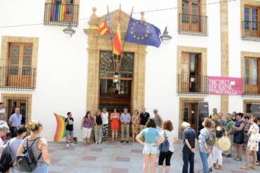 Lectura del manifiesto del Día del Orgullo LGTBI en Xàbia