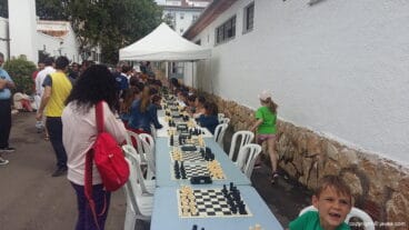 Mesas de ajedrez en la calle