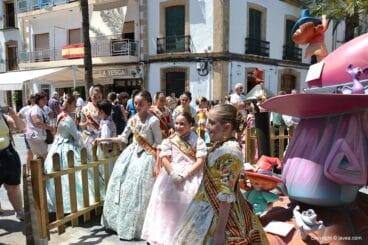Ofrenda Raïm i Bacores a Sant Joan