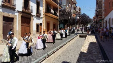 Pasacalle calles engalanadas