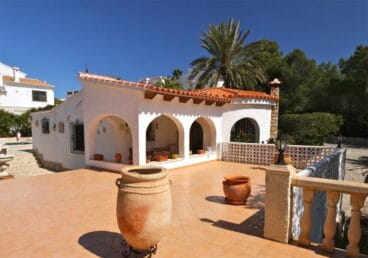 Terraza y fachada Villadom Spain