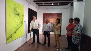 Tomás junto a la obra