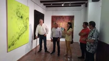 Tomás junto a la obra
