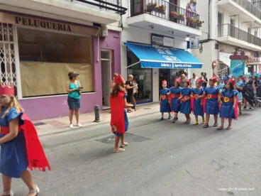 Desfile infantil de Moros i Cristians