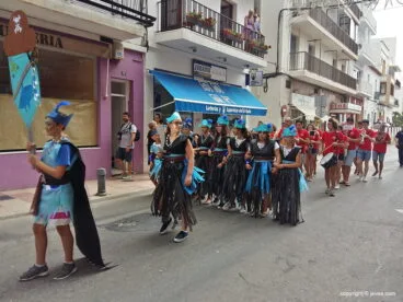 Desfile infantil de Moros i Cristians