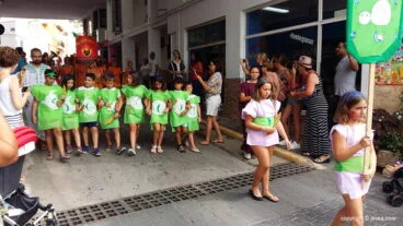 Desfile infantil de Moros i Cristians