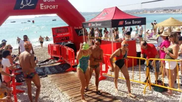 Chicas llegando a meta