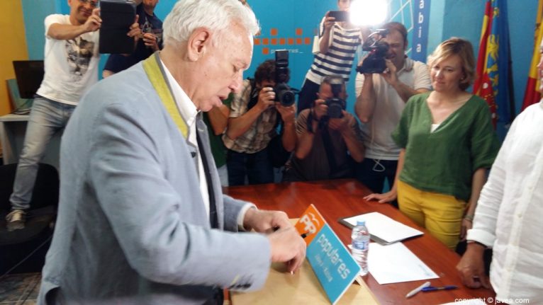 García Margallo vota en Xàbia