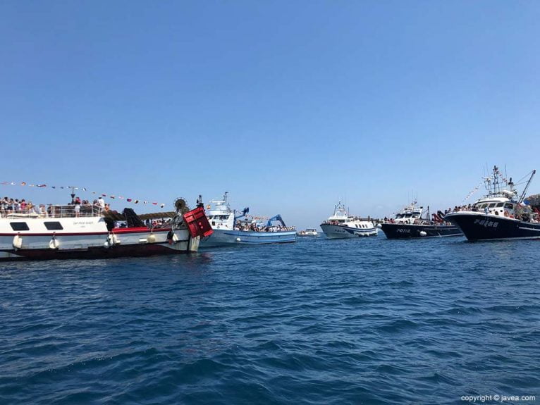 Las embarcaciones de pesca en la procesión marinera
