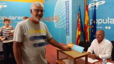 Los militantes votan en las primarias del PP en Xàbia
