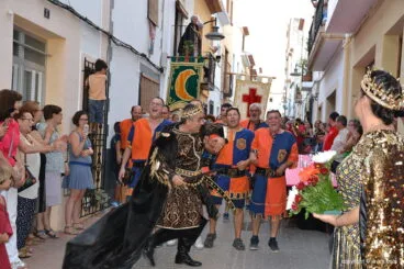 Moros i Cristians en el centro histórico de Xàbia