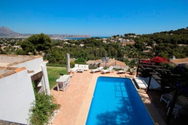 Piscina privada Atina Inmobiliaria