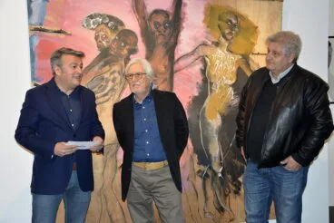 Tomás Ruiz con el alcalde de Xàbia y el concejal de Cultura