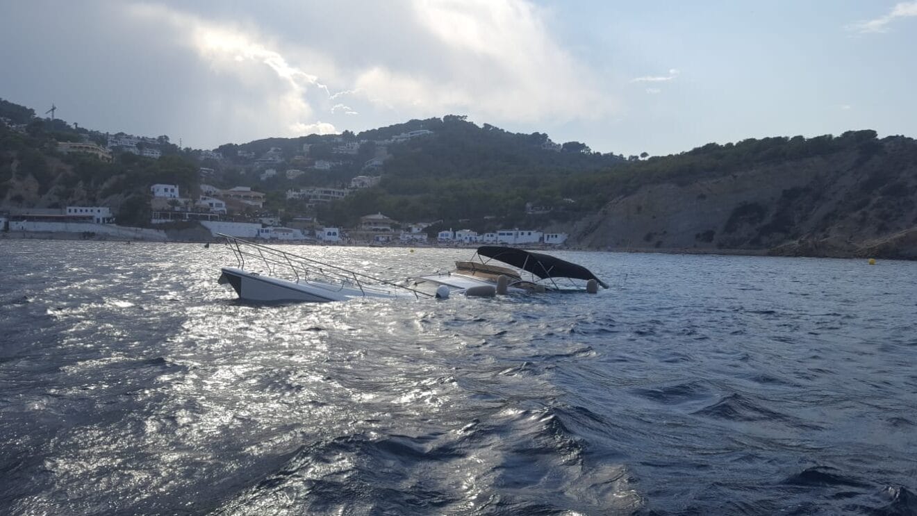 Barco hundido cala portitxol