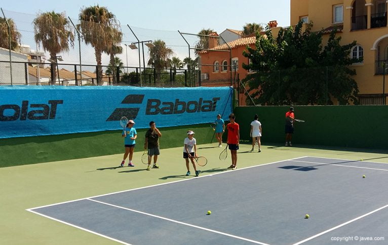 Clase de tenis en la Academia Tenis Ferrer