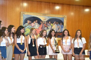 Homenaje al equipo cadete femenino de Hándbol