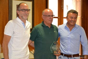 Homenaje al equipo cadete femenino de Hándbol