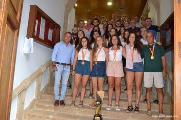 Homenaje al equipo cadete femenino de Hándbol