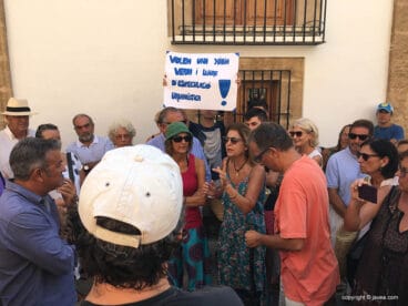 Manifestantes contra el PAI del Portitxol