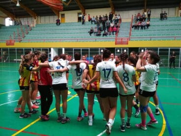 Ambos equipos a la finalización del partido