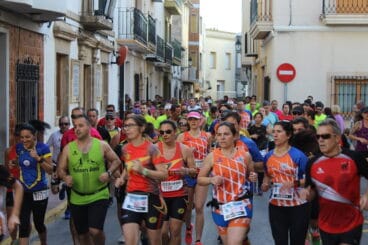 Atletas en la prueba de Benitatxell