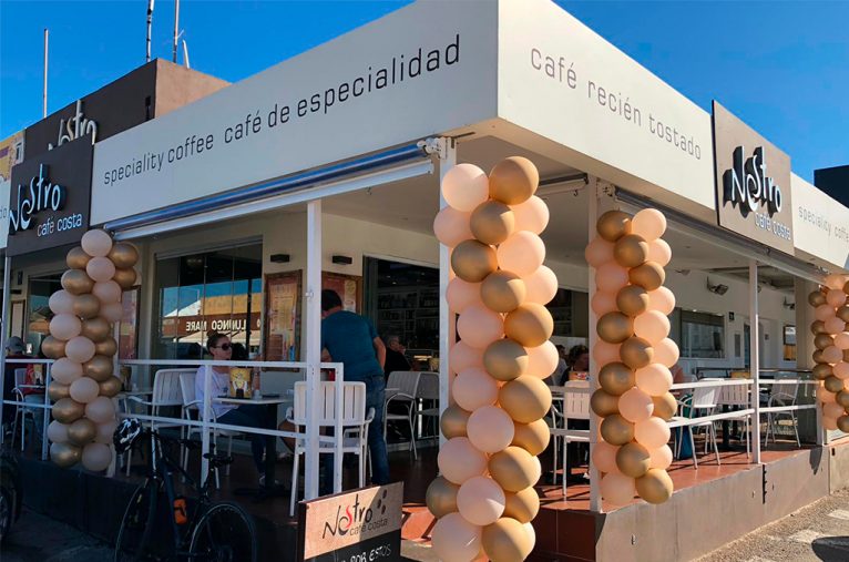 Fachada Aniversario Nostro Café Costa