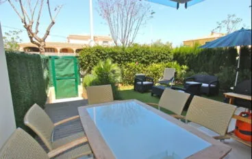 Terraza al aire libre del apartamento de Villadom Spain