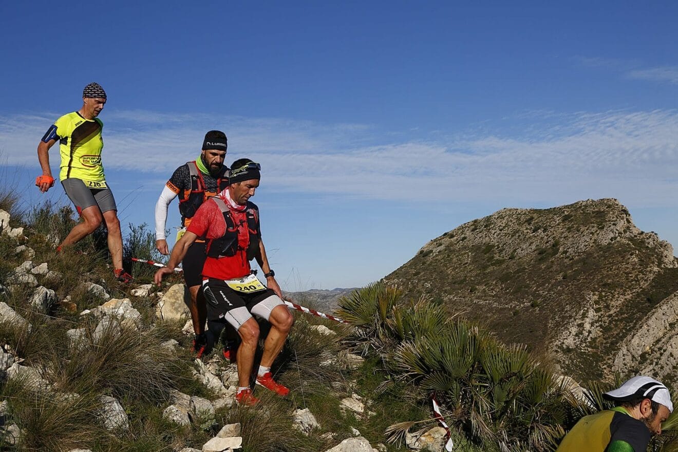 Atletas en el Trail Bèrnia