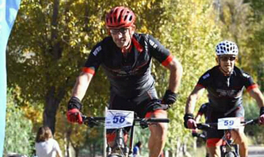 Dos de los ciclistas del Club Mussols Xàbia Bikers