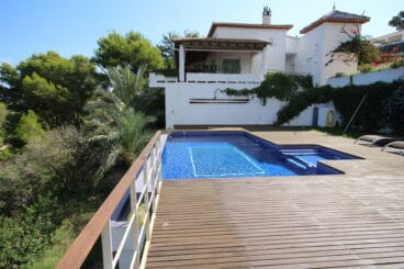 Exterior de la villa de Atina Inmobiliaria