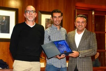 Moha recibe un homenaje en el Ayuntamiento de Xàbia
