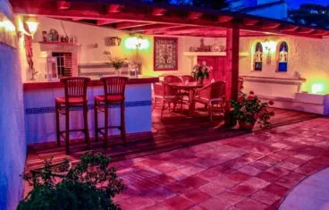 Terraza noche Villa Tosca Villadom Inmobiliaria