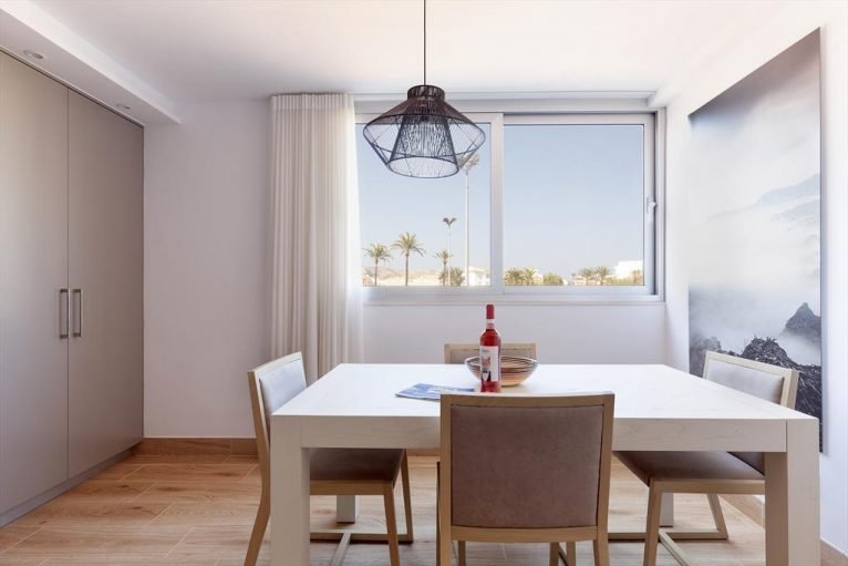 Zona comedor apartamento Quality Rent a Villas