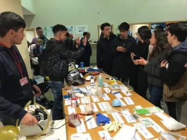 Alumnos impartiendo las jornadas