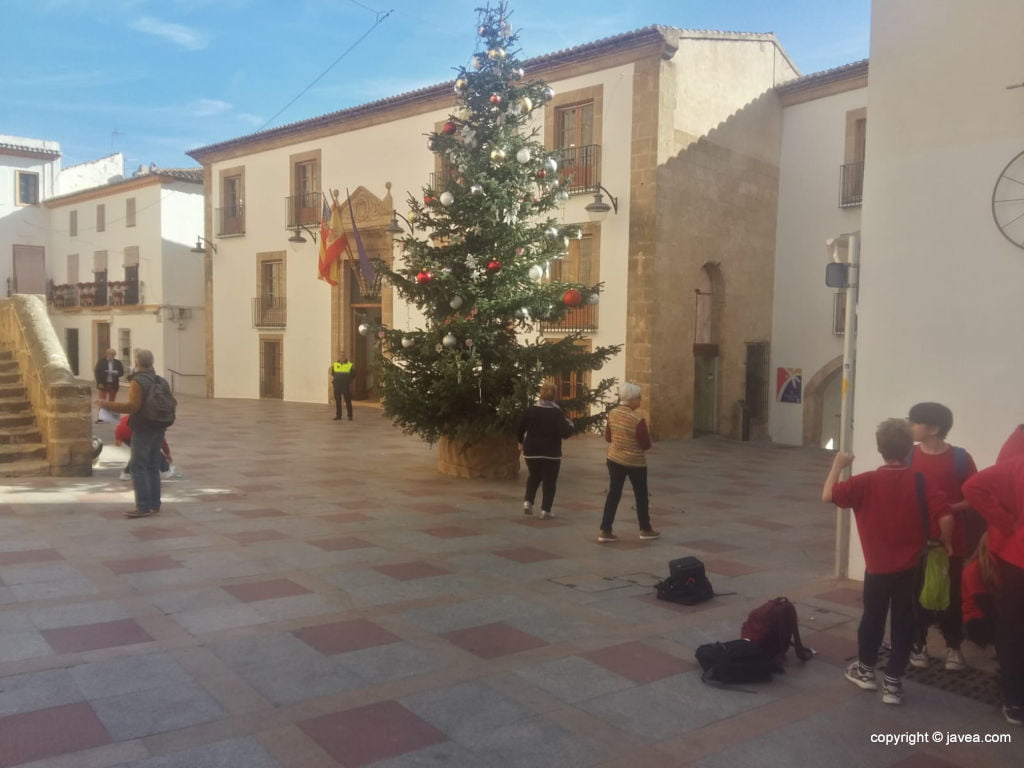Árbol de Navidad en la Plaza de la Iglesia