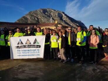 Excursionista en la subida al Montgó