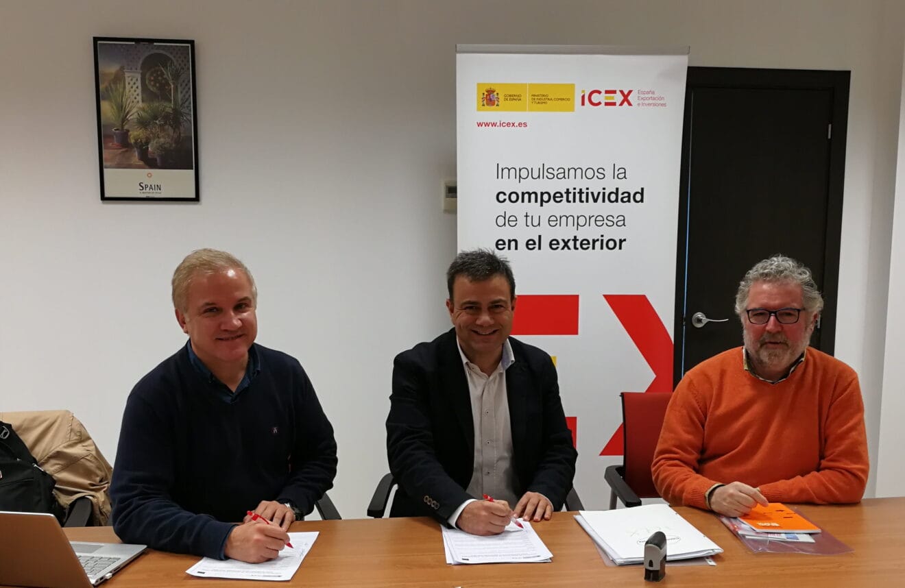 Firma del convenio para su adhesión a Fondos FEDER