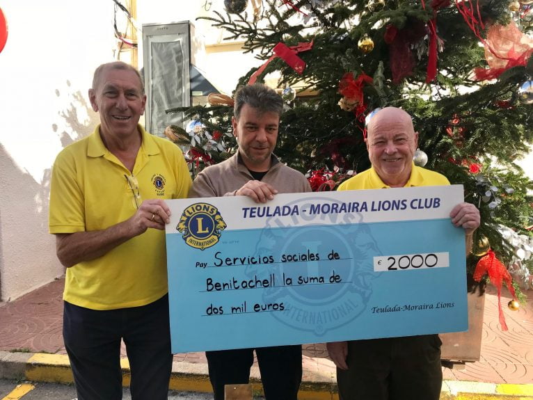 Lions Club dona 2000 euros para las familias desfavorecidas de Benitatxell para la Navidad