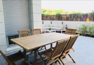 Terraza exterior del apartamento de Atina Inmobiliaria