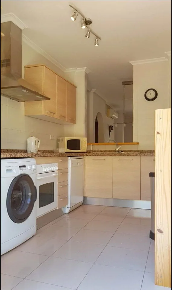 Cocina abierta Vicens Ash Properties