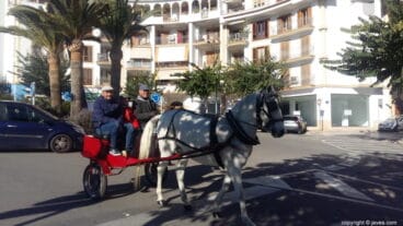 Desfile de caballería en Xàbia
