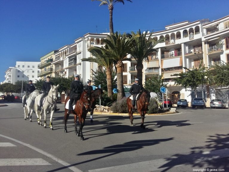 Desfile de caballos en Xàbia