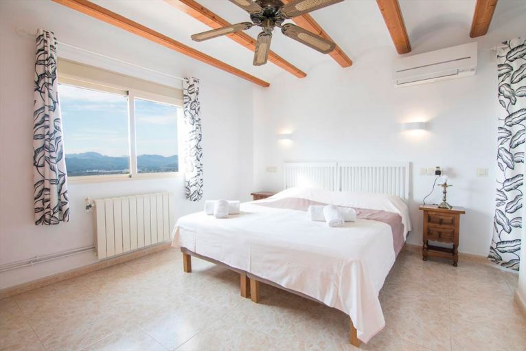 Chambre à coucher avec une vue magnifique Qualité Location d'une villa