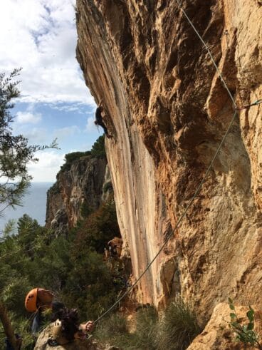 Nuevas rutas de escalada en Ambolo