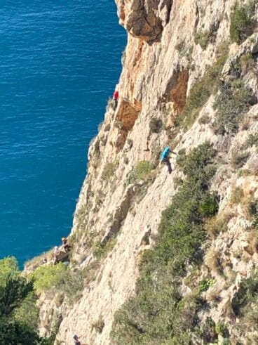 Nuevas rutas de escalada en Ambolo
