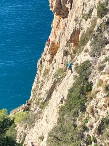 Nuevas rutas de escalada en Ambolo