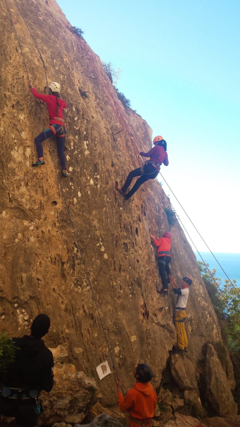 Nuevas rutas de escalada en Ambolo