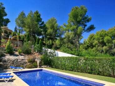 Piscina entre naturaleza Terramar Costa Blanca