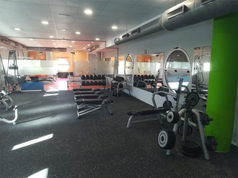 Sala fitness mejorada Centro Deportivo Dénia