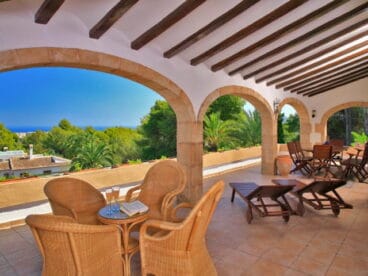 Terraza con techo vigas Terramar Costa Blanca